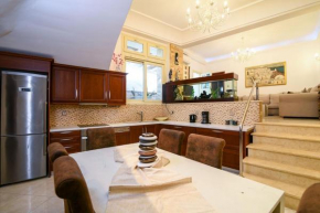 Spacious Santorini Villa 2 Bedrooms Villa Filos Private Jacuzzi and Close to Amenities Fira